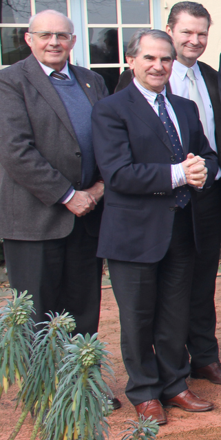 Burgemeestersoverleg 27 jan. 2011, v.l.n.r. Dirk Cardoen (Zonnebeke), Roland Crabbe (Nieuwpoort) en Joris Hindryckx (Houthulst).